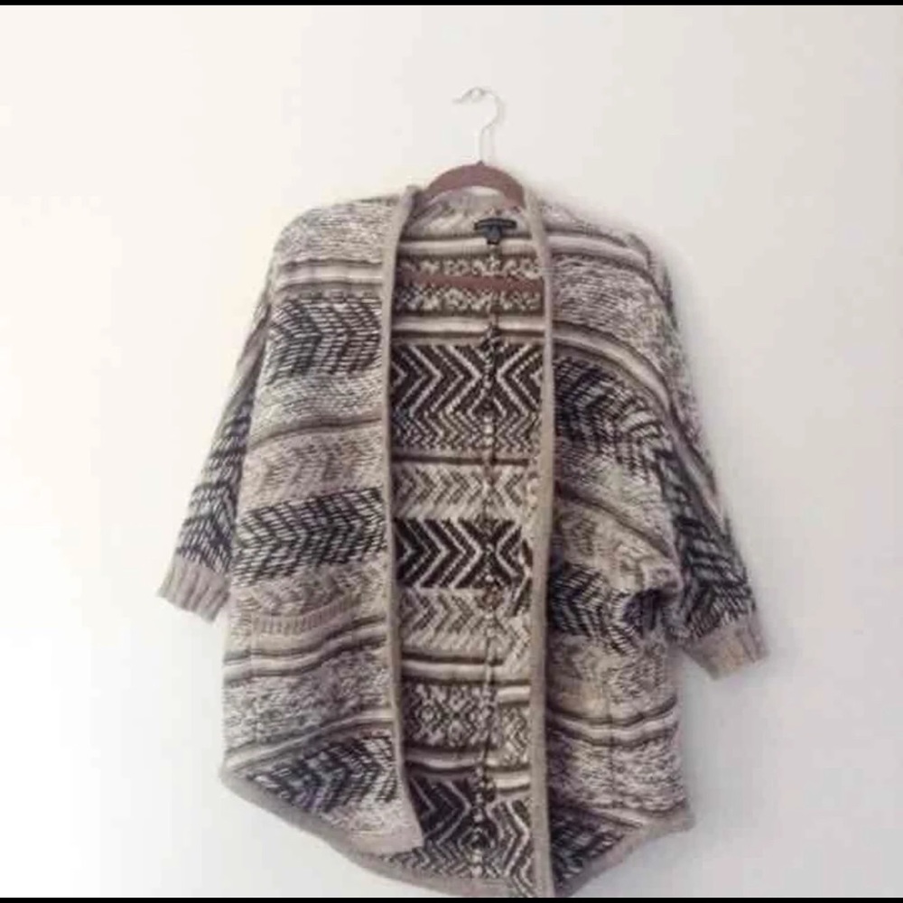 AEO Like New Patterned Cardigan